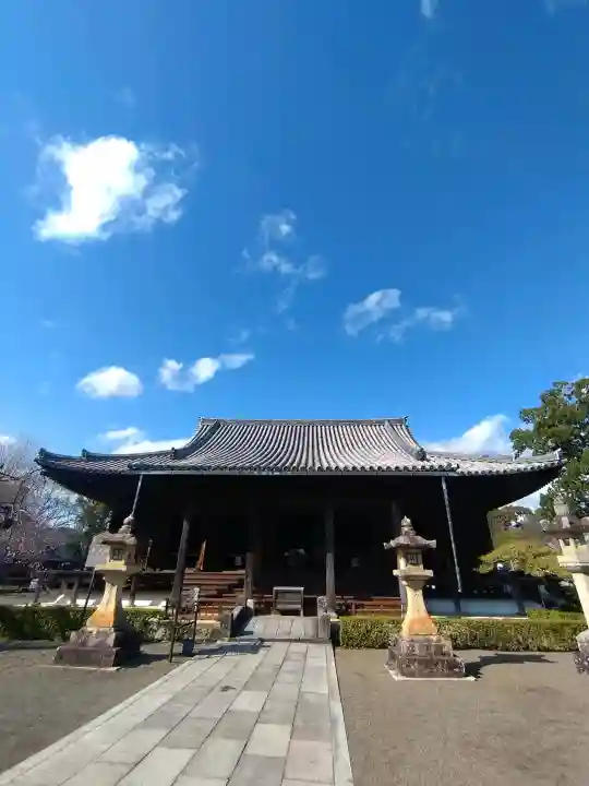 道成寺の{uncategorized: "未分類", other: "その他", undefined: "問題あり", building: "その他建物", grave: "お墓", sacred_gate: "鳥居", guardian: "狛犬", statue: "像", buddha: "仏像", history: "歴史", nature: "自然", garden: "庭園", animal: "動物", pagoda: "塔", temizu: "手水舎", mountain_gate: "山門・神門", sanctuary: "本殿・本堂", subordinate: "末社・摂社", art: "芸術", scenery: "景色", jizo: "地蔵", ema: "絵馬", goshuin: "御朱印", omikuji: "おみくじ", items: "授与品その他", amulet: "お守り", goshuincho: "御朱印帳", eats: "食事", festival: "お祭り", votive_dance: "神楽", shichigosan: "七五三参", wedding: "結婚式", experience: "体験その他", initially: "初詣", around: "周辺", anti_infection: "感染症対策"}