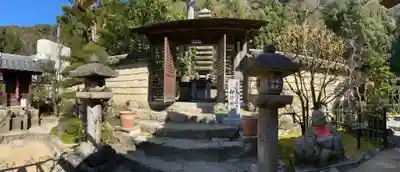 法起院の山門・神門