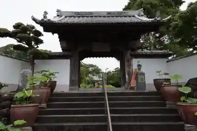 香勝寺の山門・神門