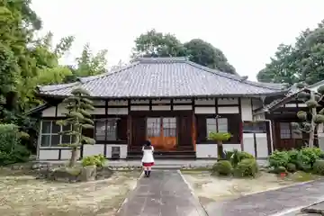 久保寺の本殿・本堂