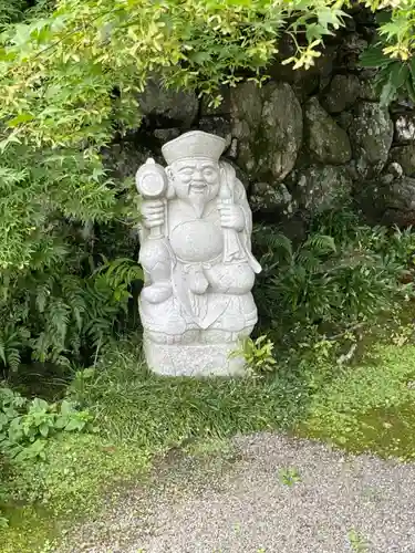 蔵寶寺の像