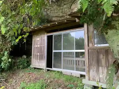 石像釈迦立像のその他建物