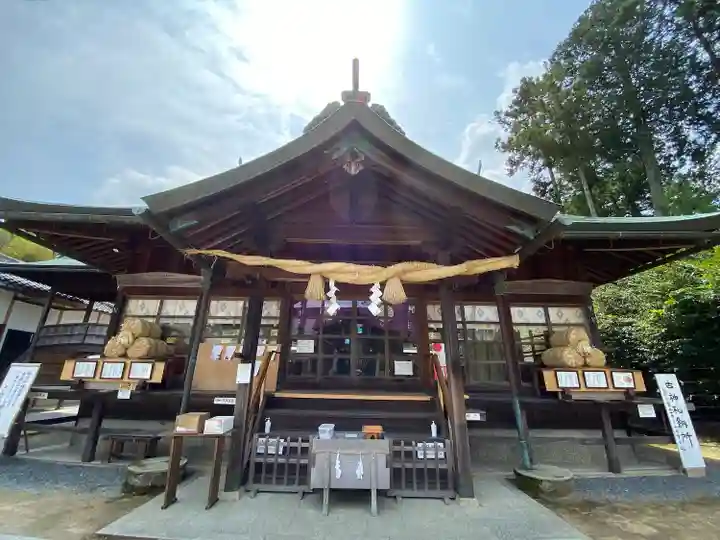 安仁神社の本殿・本堂