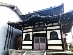 信行寺の本殿