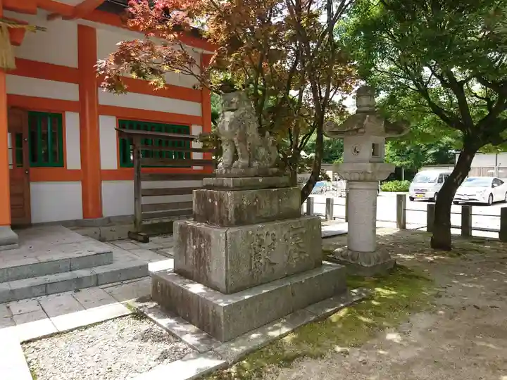 紅葉八幡宮の狛犬