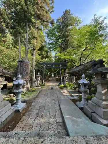 雄琴神社の{uncategorized: "未分類", other: "その他", undefined: "問題あり", building: "その他建物", grave: "お墓", sacred_gate: "鳥居", guardian: "狛犬", statue: "像", buddha: "仏像", history: "歴史", nature: "自然", garden: "庭園", animal: "動物", pagoda: "塔", temizu: "手水舎", mountain_gate: "山門・神門", sanctuary: "本殿・本堂", subordinate: "末社・摂社", art: "芸術", scenery: "景色", jizo: "地蔵", ema: "絵馬", goshuin: "御朱印", omikuji: "おみくじ", items: "授与品その他", amulet: "お守り", goshuincho: "御朱印帳", eats: "食事", festival: "お祭り", votive_dance: "神楽", shichigosan: "七五三参", wedding: "結婚式", experience: "体験その他", initially: "初詣", around: "周辺", anti_infection: "感染症対策"}