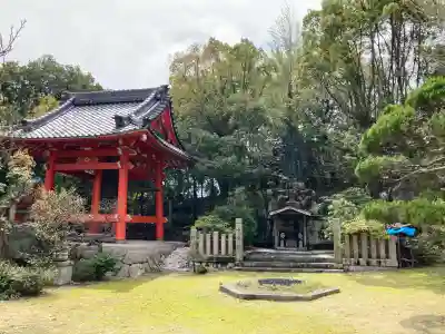 善光寺の{uncategorized: "未分類", other: "その他", undefined: "問題あり", building: "その他建物", grave: "お墓", sacred_gate: "鳥居", guardian: "狛犬", statue: "像", buddha: "仏像", history: "歴史", nature: "自然", garden: "庭園", animal: "動物", pagoda: "塔", temizu: "手水舎", mountain_gate: "山門・神門", sanctuary: "本殿・本堂", subordinate: "末社・摂社", art: "芸術", scenery: "景色", jizo: "地蔵", ema: "絵馬", goshuin: "御朱印", omikuji: "おみくじ", items: "授与品その他", amulet: "お守り", goshuincho: "御朱印帳", eats: "食事", festival: "お祭り", votive_dance: "神楽", shichigosan: "七五三参", wedding: "結婚式", experience: "体験その他", initially: "初詣", around: "周辺", anti_infection: "感染症対策"}