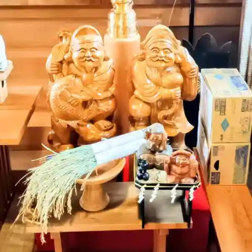 彌彦神社　(伊夜日子神社)の像