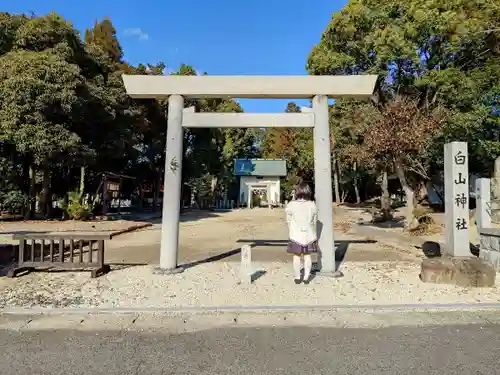 白山神社（狩宿）の鳥居