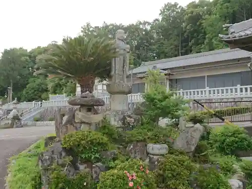 林光寺の像