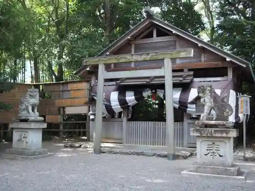 坂社の鳥居