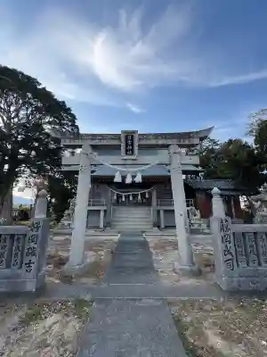 日吉神社の{uncategorized: "未分類", other: "その他", undefined: "問題あり", building: "その他建物", grave: "お墓", sacred_gate: "鳥居", guardian: "狛犬", statue: "像", buddha: "仏像", history: "歴史", nature: "自然", garden: "庭園", animal: "動物", pagoda: "塔", temizu: "手水舎", mountain_gate: "山門・神門", sanctuary: "本殿・本堂", subordinate: "末社・摂社", art: "芸術", scenery: "景色", jizo: "地蔵", ema: "絵馬", goshuin: "御朱印", omikuji: "おみくじ", items: "授与品その他", amulet: "お守り", goshuincho: "御朱印帳", eats: "食事", festival: "お祭り", votive_dance: "神楽", shichigosan: "七五三参", wedding: "結婚式", experience: "体験その他", initially: "初詣", around: "周辺", anti_infection: "感染症対策"}