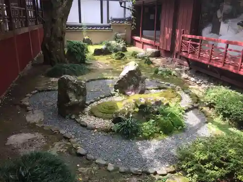 十輪寺の庭園