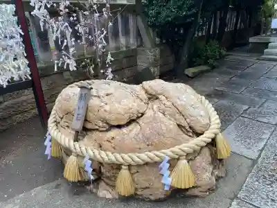 氷川鍬神社の{uncategorized: "未分類", other: "その他", undefined: "問題あり", building: "その他建物", grave: "お墓", sacred_gate: "鳥居", guardian: "狛犬", statue: "像", buddha: "仏像", history: "歴史", nature: "自然", garden: "庭園", animal: "動物", pagoda: "塔", temizu: "手水舎", mountain_gate: "山門・神門", sanctuary: "本殿・本堂", subordinate: "末社・摂社", art: "芸術", scenery: "景色", jizo: "地蔵", ema: "絵馬", goshuin: "御朱印", omikuji: "おみくじ", items: "授与品その他", amulet: "お守り", goshuincho: "御朱印帳", eats: "食事", festival: "お祭り", votive_dance: "神楽", shichigosan: "七五三参", wedding: "結婚式", experience: "体験その他", initially: "初詣", around: "周辺", anti_infection: "感染症対策"}