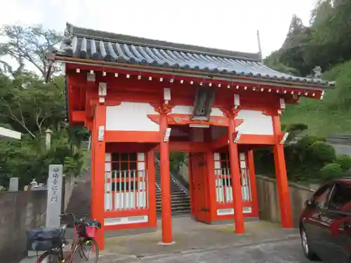 妙法寺の山門