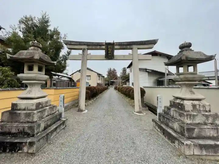 八幡神社の{uncategorized: "未分類", other: "その他", undefined: "問題あり", building: "その他建物", grave: "お墓", sacred_gate: "鳥居", guardian: "狛犬", statue: "像", buddha: "仏像", history: "歴史", nature: "自然", garden: "庭園", animal: "動物", pagoda: "塔", temizu: "手水舎", mountain_gate: "山門・神門", sanctuary: "本殿・本堂", subordinate: "末社・摂社", art: "芸術", scenery: "景色", jizo: "地蔵", ema: "絵馬", goshuin: "御朱印", omikuji: "おみくじ", items: "授与品その他", amulet: "お守り", goshuincho: "御朱印帳", eats: "食事", festival: "お祭り", votive_dance: "神楽", shichigosan: "七五三参", wedding: "結婚式", experience: "体験その他", initially: "初詣", around: "周辺", anti_infection: "感染症対策"}