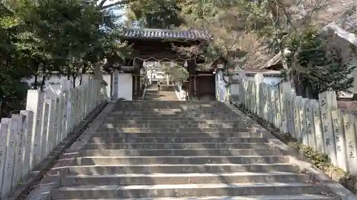 東雲神社の山門・神門