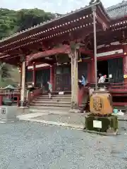 那古寺の本殿