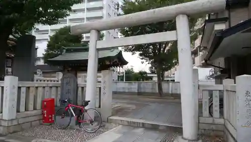 綾瀬神社の鳥居
