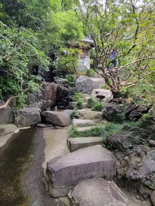 越ヶ谷久伊豆神社の庭園