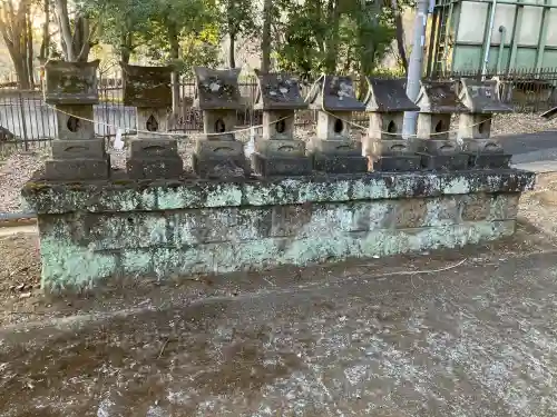 三毳神社（里宮）の{uncategorized: "未分類", other: "その他", undefined: "問題あり", building: "その他建物", grave: "お墓", sacred_gate: "鳥居", guardian: "狛犬", statue: "像", buddha: "仏像", history: "歴史", nature: "自然", garden: "庭園", animal: "動物", pagoda: "塔", temizu: "手水舎", mountain_gate: "山門・神門", sanctuary: "本殿・本堂", subordinate: "末社・摂社", art: "芸術", scenery: "景色", jizo: "地蔵", ema: "絵馬", goshuin: "御朱印", omikuji: "おみくじ", items: "授与品その他", amulet: "お守り", goshuincho: "御朱印帳", eats: "食事", festival: "お祭り", votive_dance: "神楽", shichigosan: "七五三参", wedding: "結婚式", experience: "体験その他", initially: "初詣", around: "周辺", anti_infection: "感染症対策"}