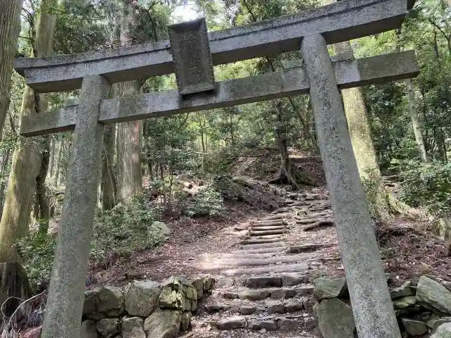 砥鹿神社(奥宮)の鳥居