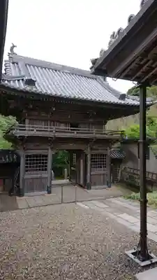 報恩講寺の山門・神門