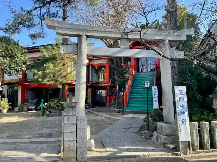 於玉稲荷神社の{uncategorized: "未分類", other: "その他", undefined: "問題あり", building: "その他建物", grave: "お墓", sacred_gate: "鳥居", guardian: "狛犬", statue: "像", buddha: "仏像", history: "歴史", nature: "自然", garden: "庭園", animal: "動物", pagoda: "塔", temizu: "手水舎", mountain_gate: "山門・神門", sanctuary: "本殿・本堂", subordinate: "末社・摂社", art: "芸術", scenery: "景色", jizo: "地蔵", ema: "絵馬", goshuin: "御朱印", omikuji: "おみくじ", items: "授与品その他", amulet: "お守り", goshuincho: "御朱印帳", eats: "食事", festival: "お祭り", votive_dance: "神楽", shichigosan: "七五三参", wedding: "結婚式", experience: "体験その他", initially: "初詣", around: "周辺", anti_infection: "感染症対策"}