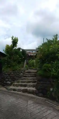 横浜御嶽神社の鳥居