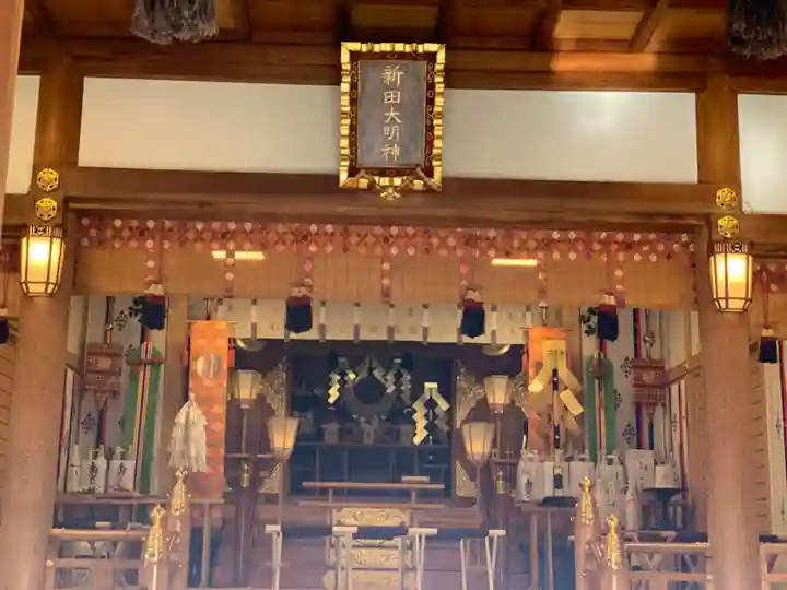 新田神社の本殿・本堂