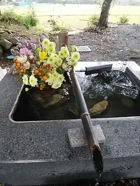 高司神社〜むすびの神の鎮まる社〜の手水舎