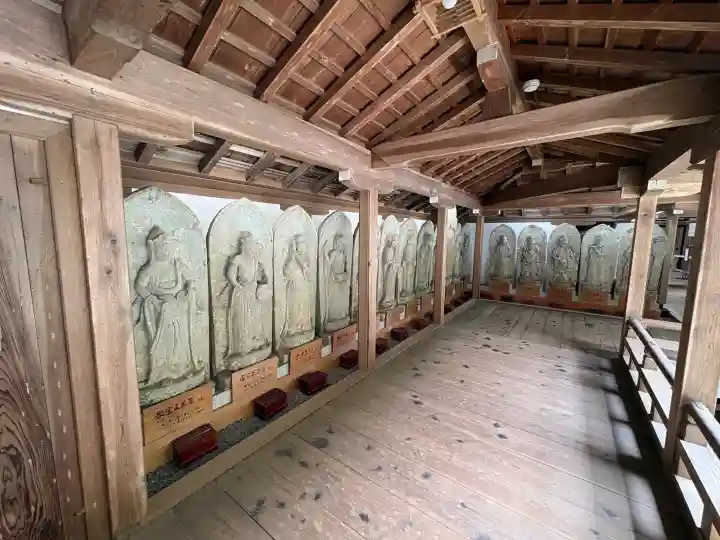 西教寺の{uncategorized: "未分類", other: "その他", undefined: "問題あり", building: "その他建物", grave: "お墓", sacred_gate: "鳥居", guardian: "狛犬", statue: "像", buddha: "仏像", history: "歴史", nature: "自然", garden: "庭園", animal: "動物", pagoda: "塔", temizu: "手水舎", mountain_gate: "山門・神門", sanctuary: "本殿・本堂", subordinate: "末社・摂社", art: "芸術", scenery: "景色", jizo: "地蔵", ema: "絵馬", goshuin: "御朱印", omikuji: "おみくじ", items: "授与品その他", amulet: "お守り", goshuincho: "御朱印帳", eats: "食事", festival: "お祭り", votive_dance: "神楽", shichigosan: "七五三参", wedding: "結婚式", experience: "体験その他", initially: "初詣", around: "周辺", anti_infection: "感染症対策"}