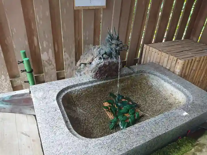 鶴峯八幡宮の手水舎