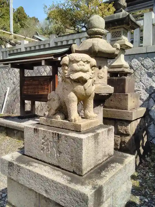 神峰神社の狛犬