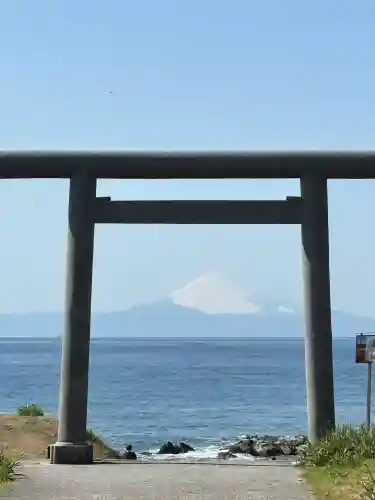 洲崎神社の{uncategorized: "未分類", other: "その他", undefined: "問題あり", building: "その他建物", grave: "お墓", sacred_gate: "鳥居", guardian: "狛犬", statue: "像", buddha: "仏像", history: "歴史", nature: "自然", garden: "庭園", animal: "動物", pagoda: "塔", temizu: "手水舎", mountain_gate: "山門・神門", sanctuary: "本殿・本堂", subordinate: "末社・摂社", art: "芸術", scenery: "景色", jizo: "地蔵", ema: "絵馬", goshuin: "御朱印", omikuji: "おみくじ", items: "授与品その他", amulet: "お守り", goshuincho: "御朱印帳", eats: "食事", festival: "お祭り", votive_dance: "神楽", shichigosan: "七五三参", wedding: "結婚式", experience: "体験その他", initially: "初詣", around: "周辺", anti_infection: "感染症対策"}