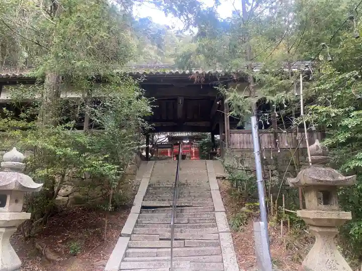 信達神社の{uncategorized: "未分類", other: "その他", undefined: "問題あり", building: "その他建物", grave: "お墓", sacred_gate: "鳥居", guardian: "狛犬", statue: "像", buddha: "仏像", history: "歴史", nature: "自然", garden: "庭園", animal: "動物", pagoda: "塔", temizu: "手水舎", mountain_gate: "山門・神門", sanctuary: "本殿・本堂", subordinate: "末社・摂社", art: "芸術", scenery: "景色", jizo: "地蔵", ema: "絵馬", goshuin: "御朱印", omikuji: "おみくじ", items: "授与品その他", amulet: "お守り", goshuincho: "御朱印帳", eats: "食事", festival: "お祭り", votive_dance: "神楽", shichigosan: "七五三参", wedding: "結婚式", experience: "体験その他", initially: "初詣", around: "周辺", anti_infection: "感染症対策"}