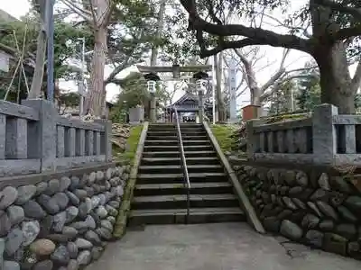 猿丸神社の建物その他