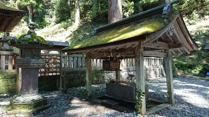 鳳来山東照宮の手水舎