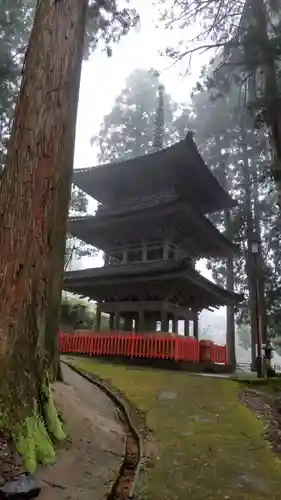 日石寺の塔