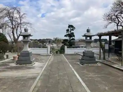 宝心寺の{uncategorized: "未分類", other: "その他", undefined: "問題あり", building: "その他建物", grave: "お墓", sacred_gate: "鳥居", guardian: "狛犬", statue: "像", buddha: "仏像", history: "歴史", nature: "自然", garden: "庭園", animal: "動物", pagoda: "塔", temizu: "手水舎", mountain_gate: "山門・神門", sanctuary: "本殿・本堂", subordinate: "末社・摂社", art: "芸術", scenery: "景色", jizo: "地蔵", ema: "絵馬", goshuin: "御朱印", omikuji: "おみくじ", items: "授与品その他", amulet: "お守り", goshuincho: "御朱印帳", eats: "食事", festival: "お祭り", votive_dance: "神楽", shichigosan: "七五三参", wedding: "結婚式", experience: "体験その他", initially: "初詣", around: "周辺", anti_infection: "感染症対策"}