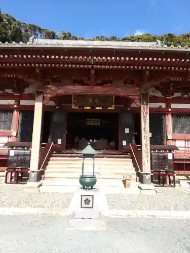 那古寺の本殿・本堂