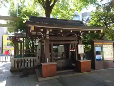 鳥越神社の手水舎