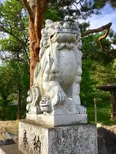 山梨縣護國神社の狛犬