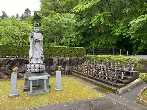 御誕生寺（猫寺）(福井県)
