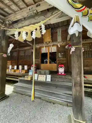 滑川神社 - 仕事と子どもの守り神の{uncategorized: "未分類", other: "その他", undefined: "問題あり", building: "その他建物", grave: "お墓", sacred_gate: "鳥居", guardian: "狛犬", statue: "像", buddha: "仏像", history: "歴史", nature: "自然", garden: "庭園", animal: "動物", pagoda: "塔", temizu: "手水舎", mountain_gate: "山門・神門", sanctuary: "本殿・本堂", subordinate: "末社・摂社", art: "芸術", scenery: "景色", jizo: "地蔵", ema: "絵馬", goshuin: "御朱印", omikuji: "おみくじ", items: "授与品その他", amulet: "お守り", goshuincho: "御朱印帳", eats: "食事", festival: "お祭り", votive_dance: "神楽", shichigosan: "七五三参", wedding: "結婚式", experience: "体験その他", initially: "初詣", around: "周辺", anti_infection: "感染症対策"}