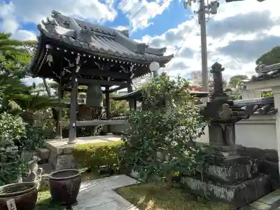 安南寺の{uncategorized: "未分類", other: "その他", undefined: "問題あり", building: "その他建物", grave: "お墓", sacred_gate: "鳥居", guardian: "狛犬", statue: "像", buddha: "仏像", history: "歴史", nature: "自然", garden: "庭園", animal: "動物", pagoda: "塔", temizu: "手水舎", mountain_gate: "山門・神門", sanctuary: "本殿・本堂", subordinate: "末社・摂社", art: "芸術", scenery: "景色", jizo: "地蔵", ema: "絵馬", goshuin: "御朱印", omikuji: "おみくじ", items: "授与品その他", amulet: "お守り", goshuincho: "御朱印帳", eats: "食事", festival: "お祭り", votive_dance: "神楽", shichigosan: "七五三参", wedding: "結婚式", experience: "体験その他", initially: "初詣", around: "周辺", anti_infection: "感染症対策"}