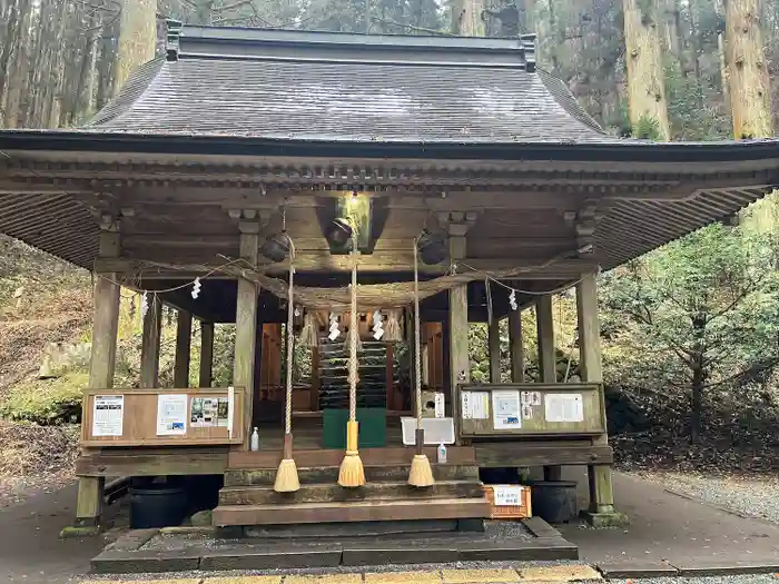 上色見熊野座神社の本殿