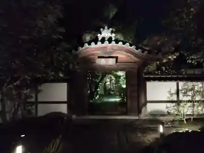 圓徳院の山門・神門