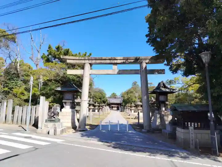 白鳥神社の{uncategorized: "未分類", other: "その他", undefined: "問題あり", building: "その他建物", grave: "お墓", sacred_gate: "鳥居", guardian: "狛犬", statue: "像", buddha: "仏像", history: "歴史", nature: "自然", garden: "庭園", animal: "動物", pagoda: "塔", temizu: "手水舎", mountain_gate: "山門・神門", sanctuary: "本殿・本堂", subordinate: "末社・摂社", art: "芸術", scenery: "景色", jizo: "地蔵", ema: "絵馬", goshuin: "御朱印", omikuji: "おみくじ", items: "授与品その他", amulet: "お守り", goshuincho: "御朱印帳", eats: "食事", festival: "お祭り", votive_dance: "神楽", shichigosan: "七五三参", wedding: "結婚式", experience: "体験その他", initially: "初詣", around: "周辺", anti_infection: "感染症対策"}