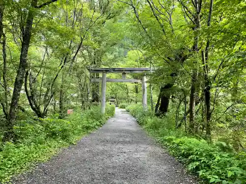 穂高神社奥宮の鳥居